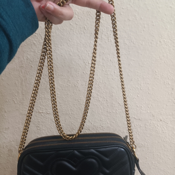 Gucci Black Chevron Crossbody Bag with Gold Chain - Picture 4 of 6